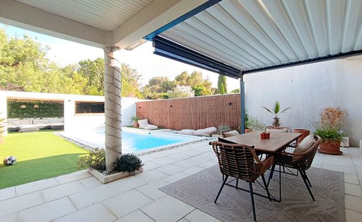 Villa in Saint-Chamas, Provence-Alpes-Côte d'Azur, France 1