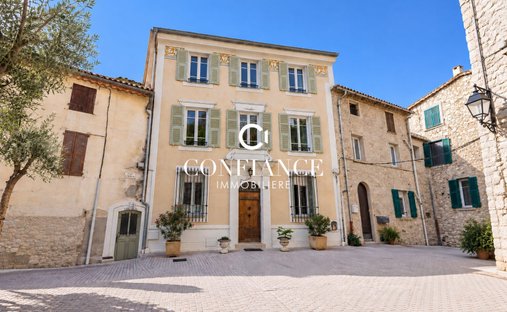 Casa en La Roquette-sur-Var, Provenza-Alpes-Costa Azul, Francia 1