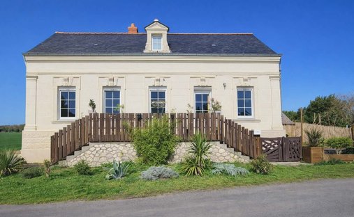 Villa a Gennes-Val-de-Loire, Paesi della Loira, Francia 1