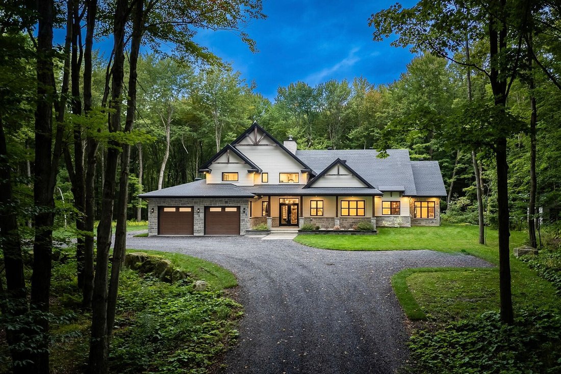 Haus in Bromont, Québec, Kanada 1 - 18866899