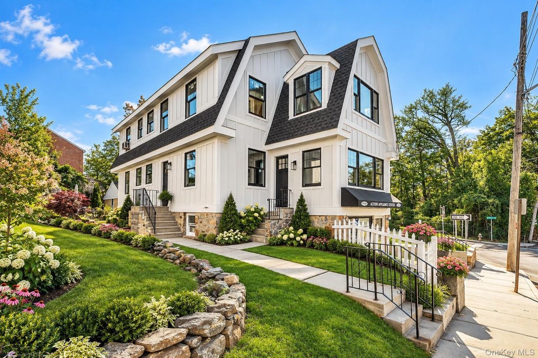 Eastchester, New York, United States 2 - 17104499