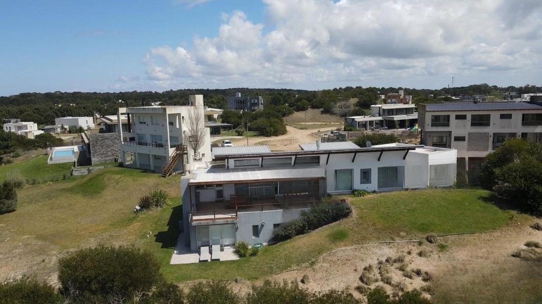 Casa en Pinamar, Provincia de Buenos Aires, Argentina 1 - 18864629