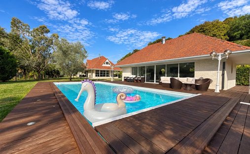 House in Aressy, Nouvelle-Aquitaine, France 1