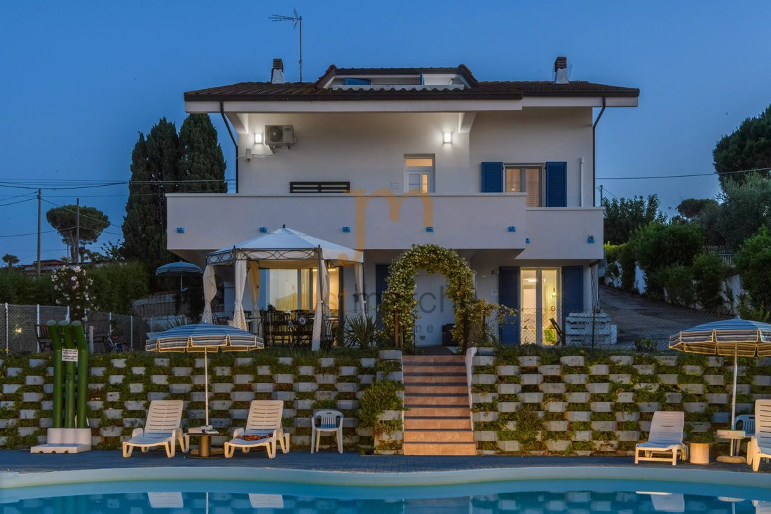 Villa à San Costanzo, Marches, Italie 2 - 18863505