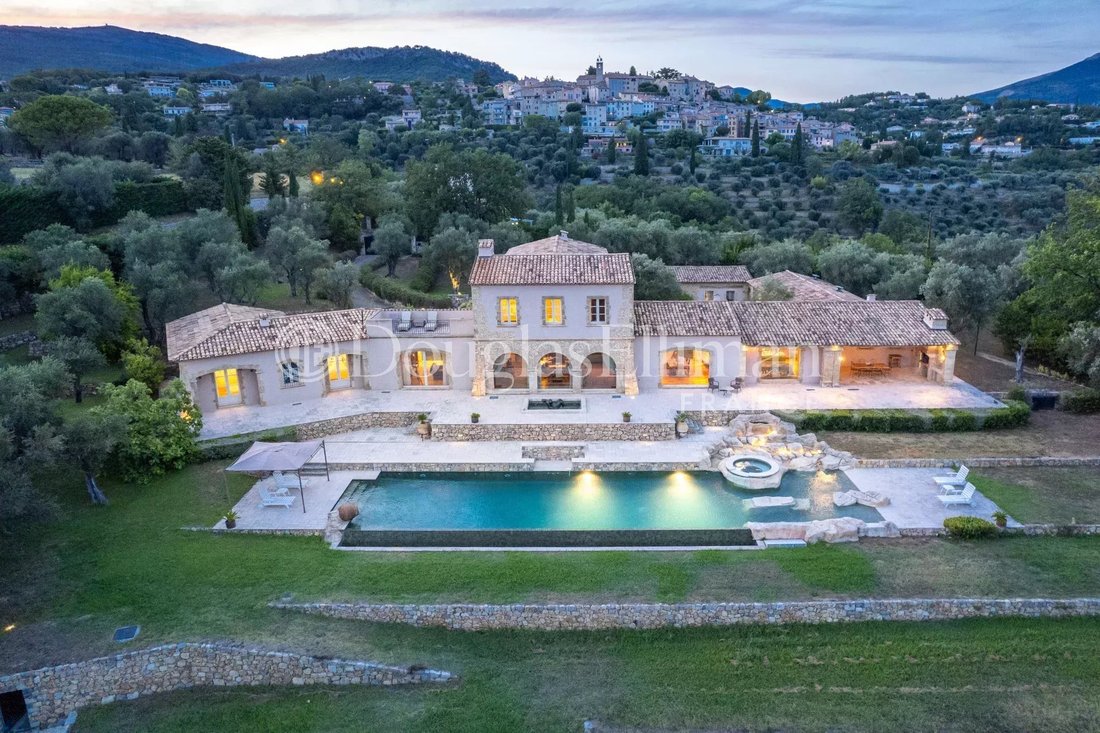 Villa in Châteauneuf-Grasse, Provence-Alpes-Côte d'Azur, France 1 - 14021002