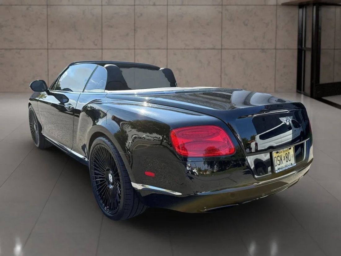 Cabriolet in Union City, NJ, United States 3 - 17860087