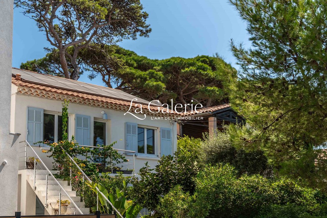 Villa in Hyeres, Provence-Alpes-Côte d'Azur, France 1 - 18868416