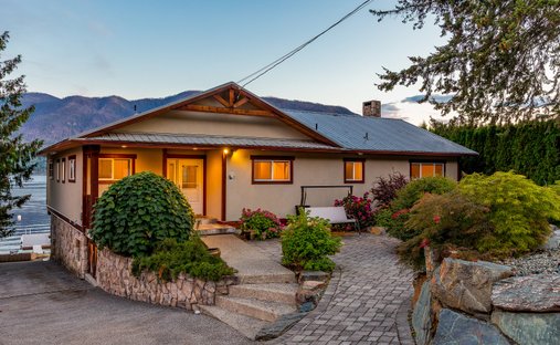 Haus in Lee Creek, Britisch-Kolumbien, Kanada 1