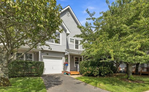 House in Central Islip, New York, United States 1
