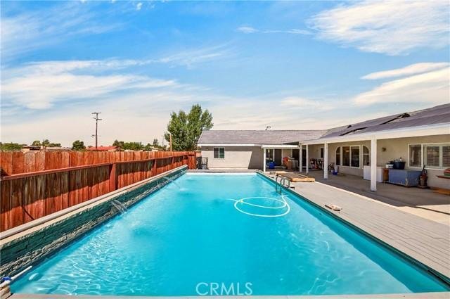Apple Valley, California, United States 5 - 18863949