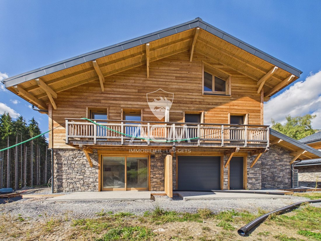Chalet in Morzine, Auvergne-Rhône-Alpes, France 2 - 16727208
