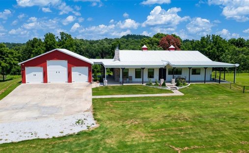 House in Maysville, Arkansas, United States 1