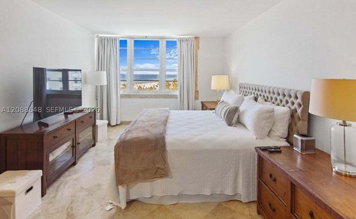 Condo in Miami Beach, Florida, United States 1