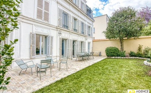 House in Domaine National du Château, Versailles, France 1