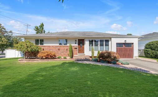 House in Plainview, New York, United States 1