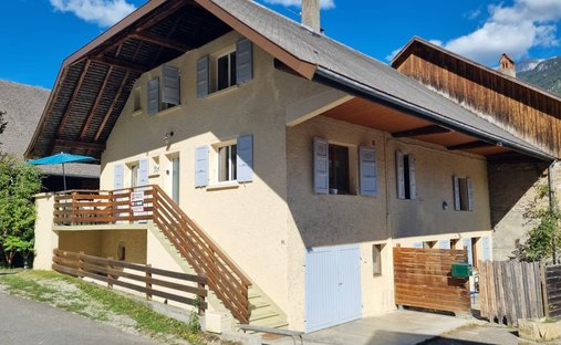 Villa in Doussard, Auvergne-Rhone-Alpen, Frankreich 1