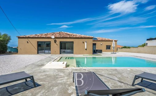 Villa in Monticello, Corsica, France 1