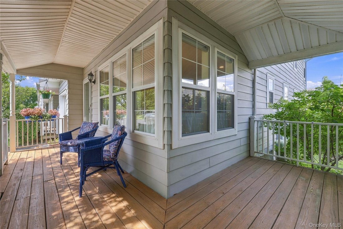 House in Central Islip, New York, United States 5 - 18863285