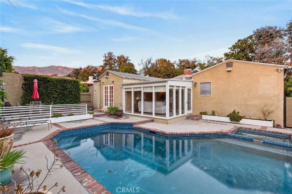 Condo in Glendale, California, United States 5 - 18573710