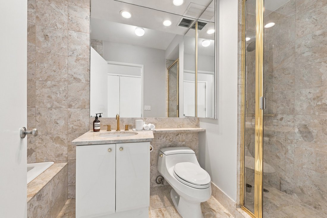 Condo in New York, New York, United States 5 - 18866957