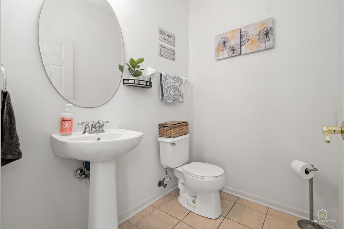 Townhouse in Bolingbrook, Illinois, United States 5 - 18866695