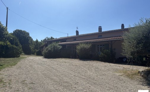Azienda agricola a Fronton, Occitania, Francia 1