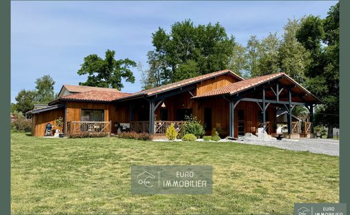 House in Roaillan, Nouvelle-Aquitaine, France 1