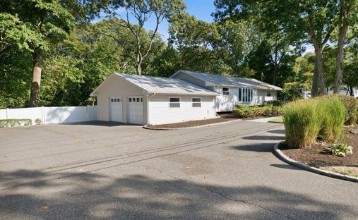 House in Centereach, New York, United States 1