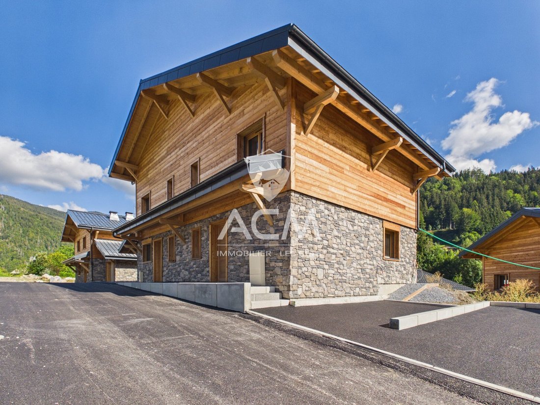 Chalet in Morzine, Auvergne-Rhône-Alpes, France 1 - 16727208