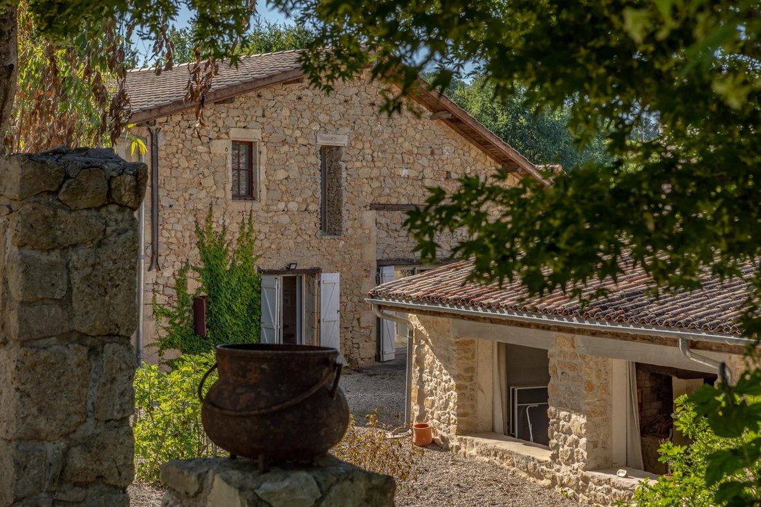 House in Saint-Germain-de-Grave, Nouvelle-Aquitaine, France 1 - 18158217