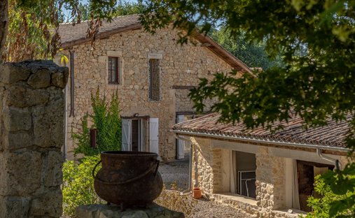 House in Saint-Germain-de-Grave, Nouvelle-Aquitaine, France 1