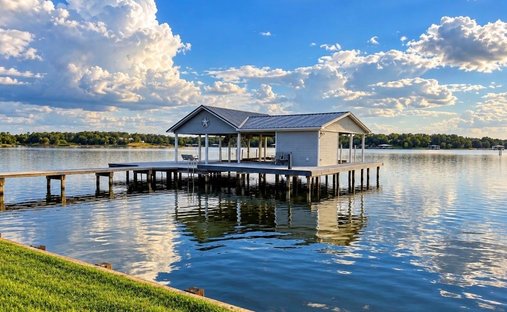 House in Thornton, Texas, United States 1