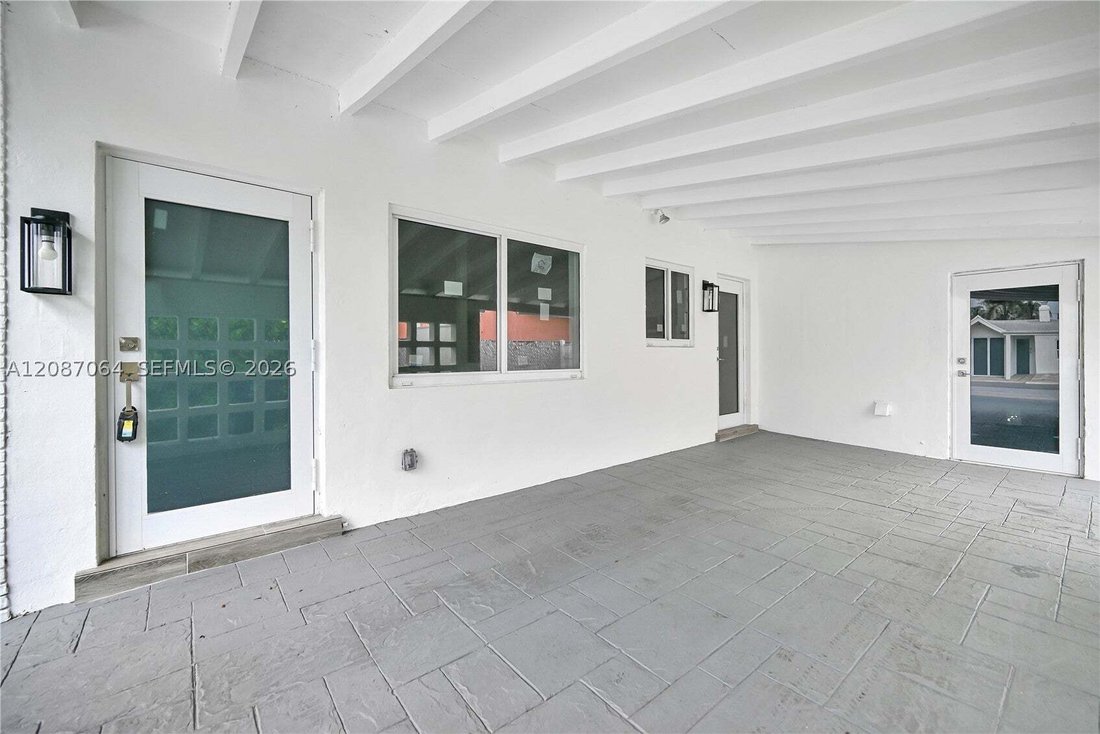House in Hallandale Beach, Florida, United States 2 - 18866377