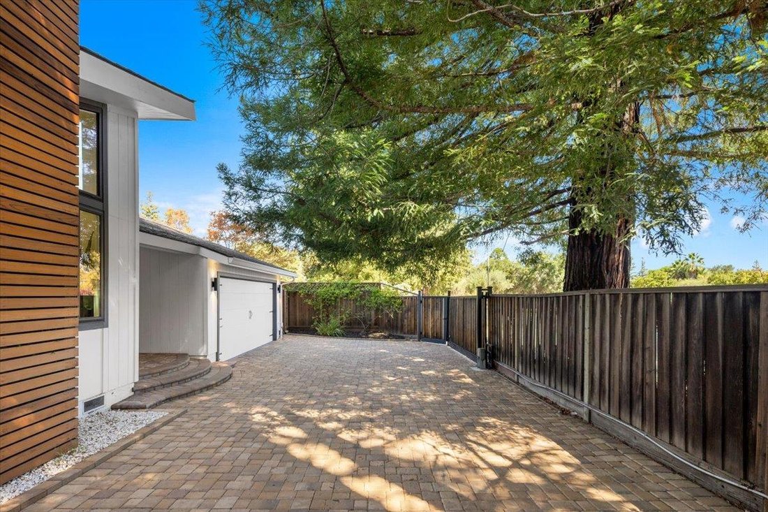 House in Los Altos Hills, California, United States 3 - 18865990