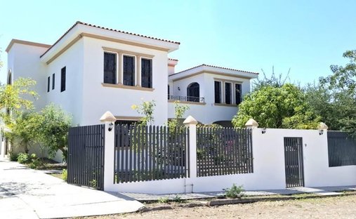 Townhouse en Fraccionamiento Residencial Campestre Buenos Aires, Colima, México 1