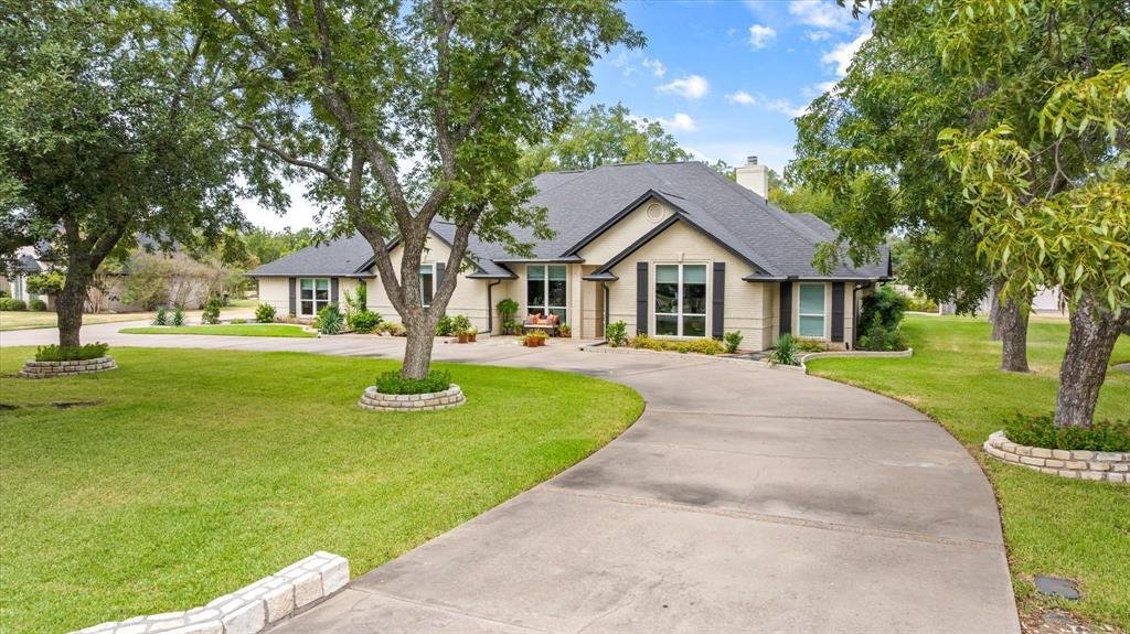 House in Granbury, Texas, United States 2 - 18855609