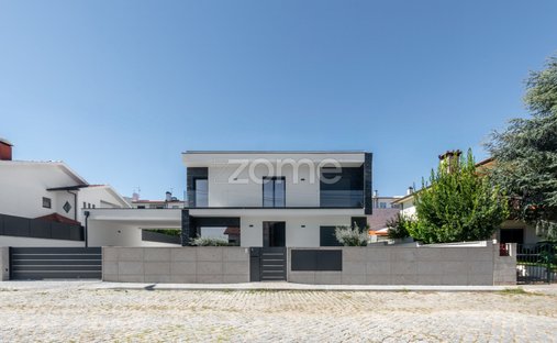 House in Ferreiros e Gondizalves, Braga, Portugal 1