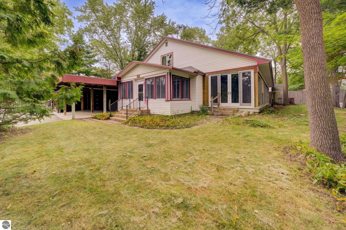 House in Traverse City, Michigan, United States 1 - 18868293