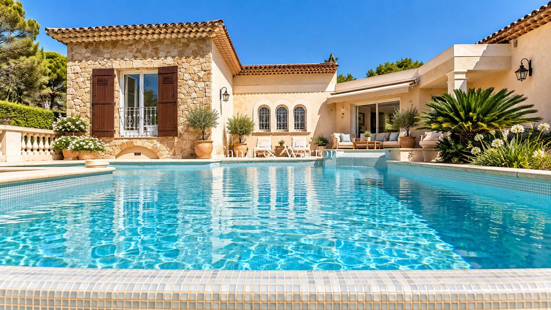 Villa in Aiguebonne, Saint-Raphaël, France 1 - 18156972