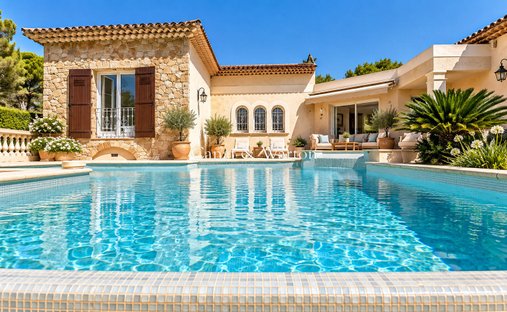 Villa in Aiguebonne, Saint-Raphaël, France 1
