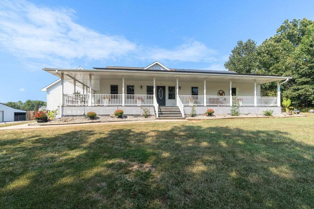 House in Benton, Illinois, United States 2 - 18786825
