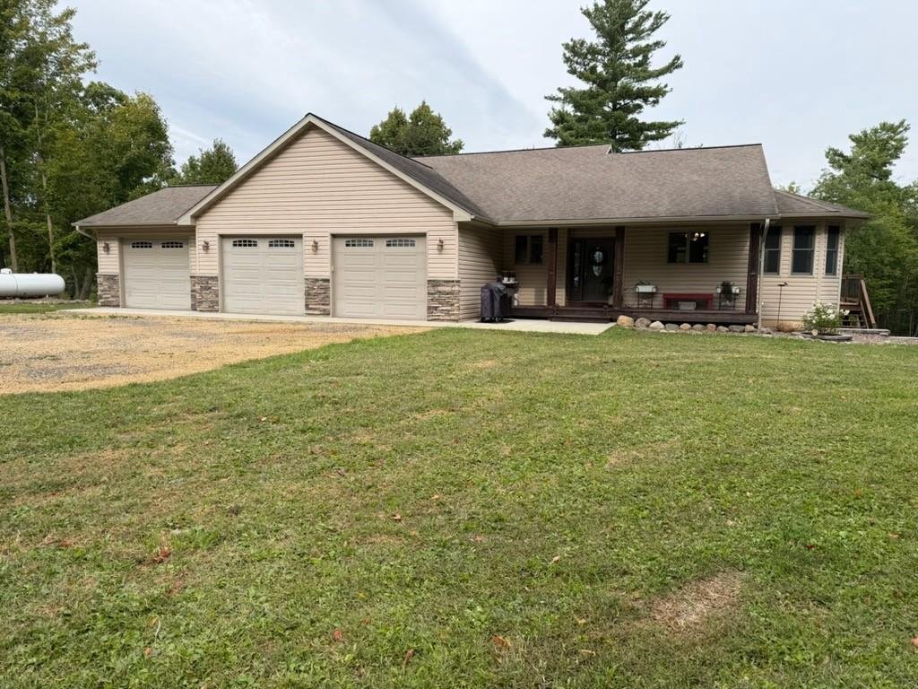 House in Amery, Wisconsin, United States 1 - 18865271