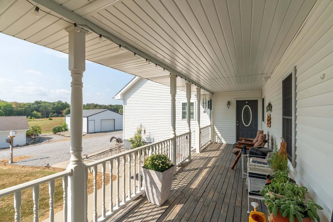 House in Benton, Illinois, United States 4 - 18786825
