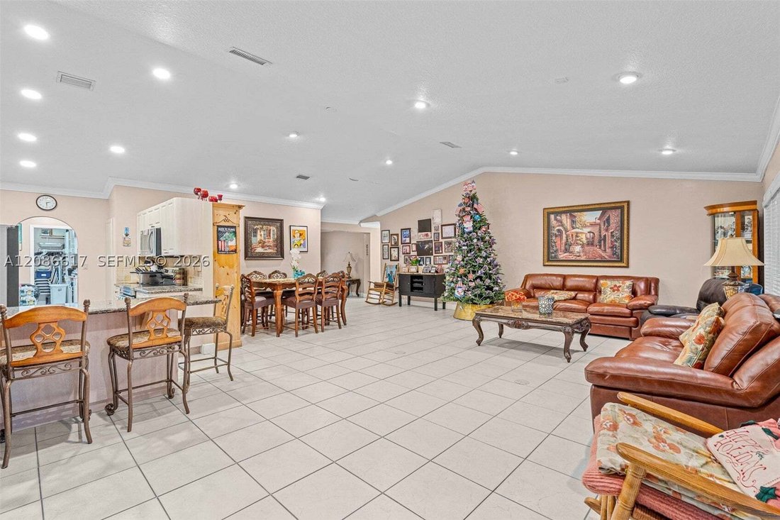 Casa a West Miami, Florida, Stati Uniti 3 - 18866399