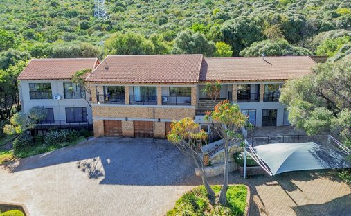 Country House in Schoemansville, North West, South Africa 1