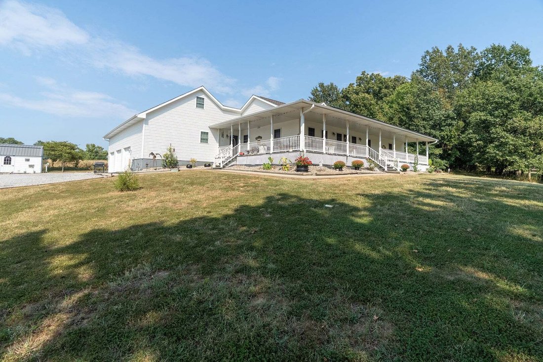 House in Benton, Illinois, United States 3 - 18786825