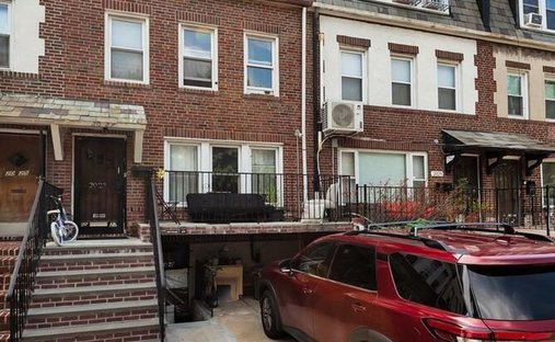 House in New York, New York, United States 1