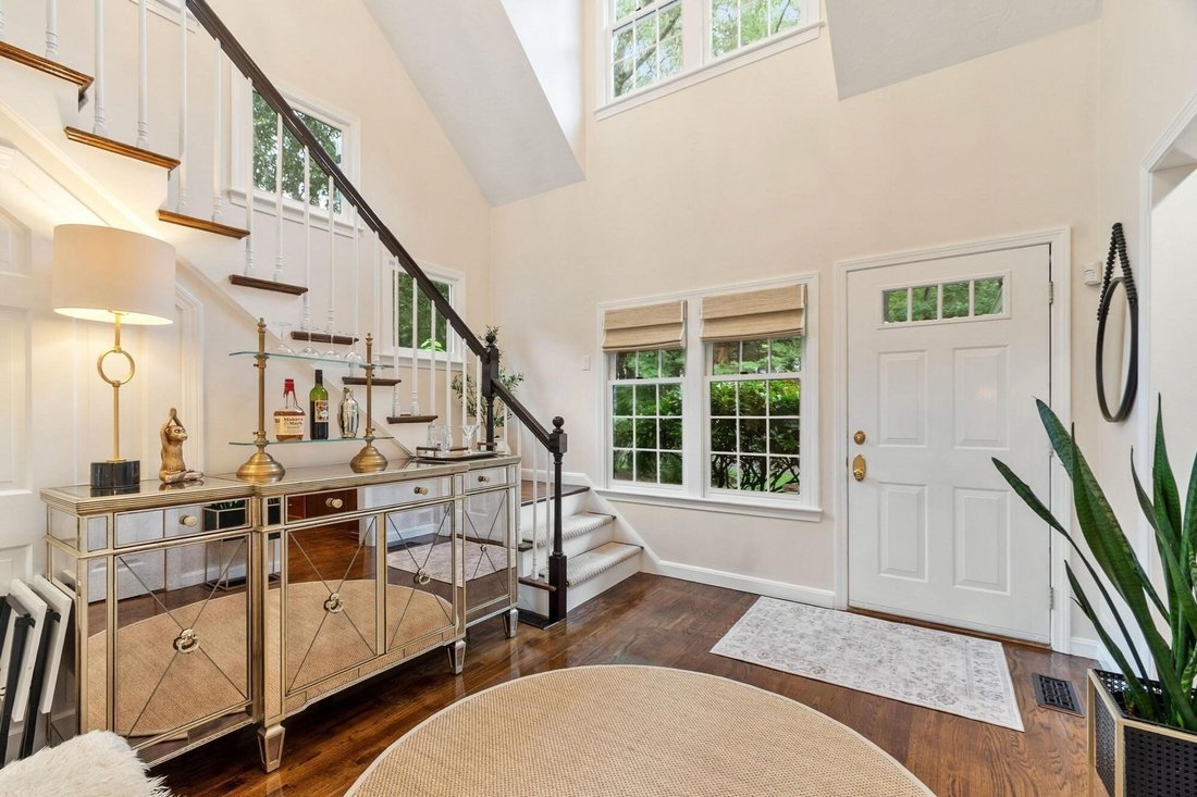 House in Bedford, Massachusetts, United States 3 - 18819790