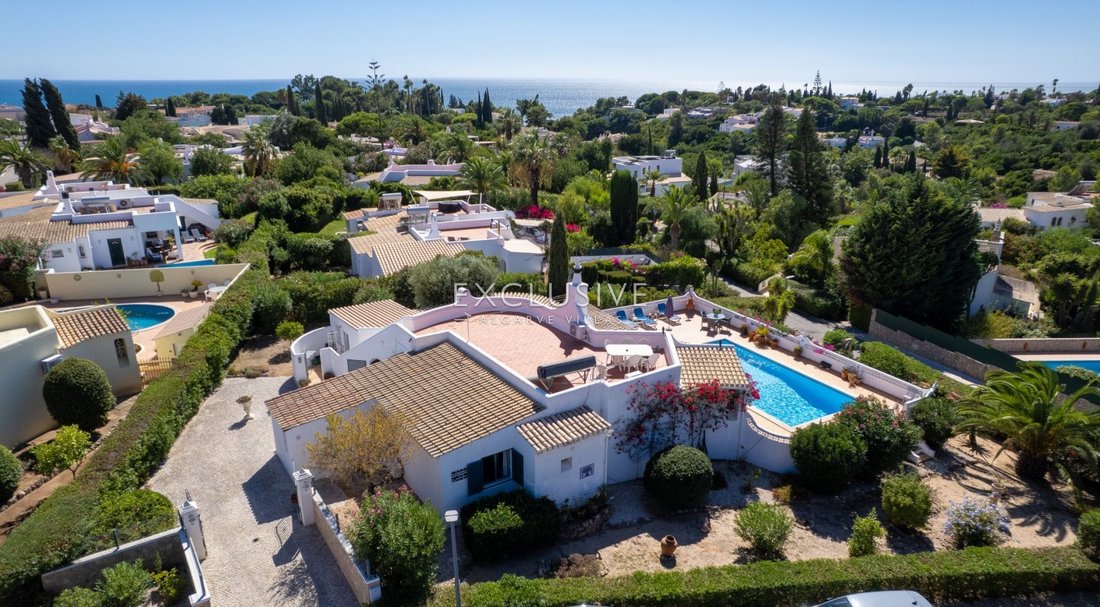 Villa in Carvoeiro, Algarve, Portugal 1 - 18777625