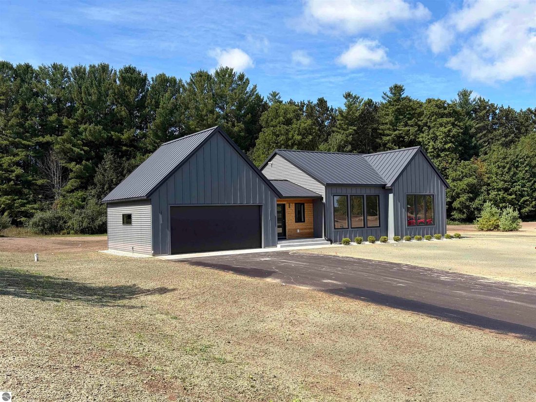 House in Traverse City, Michigan, United States 3 - 18635851